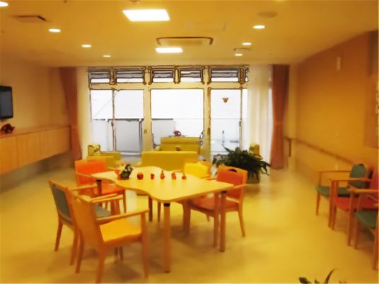 共用スペースの温かな雰囲気