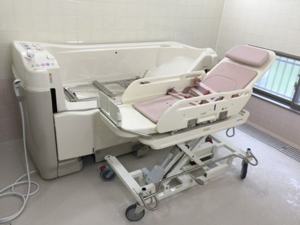 特殊浴槽とリフト設備