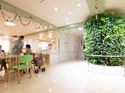 緑豊かな共用スペース