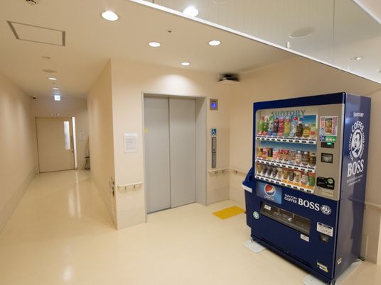 清潔感のある廊下の一角