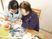 手工芸を楽しむ様子