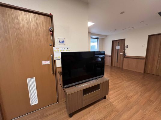 テレビがある廊下