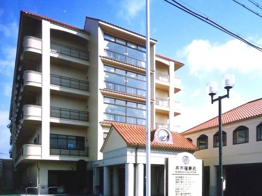 布市福寿苑 デイサービスセンターの外観