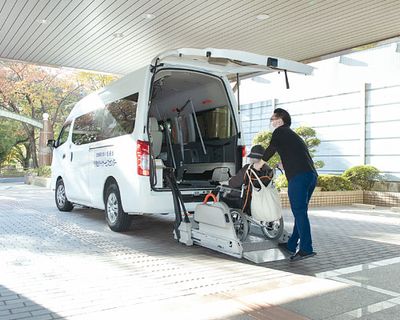 送迎車の利用風景  