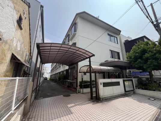 落ち着いたエントランス