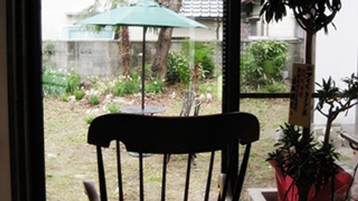 緑豊かな庭の空間