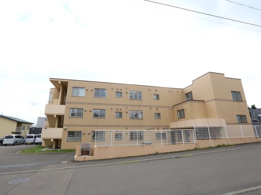 清潔感のある建物の外観