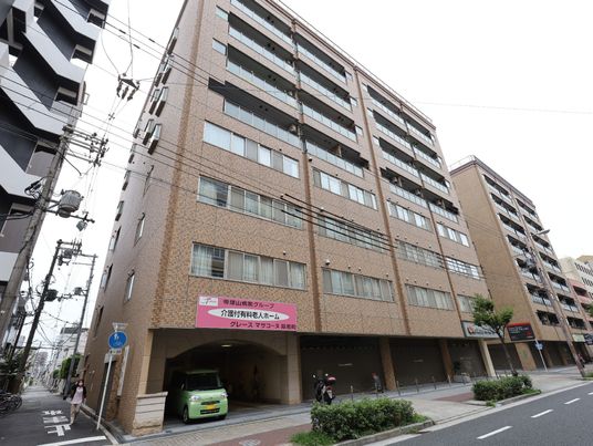 都市型施設の外観