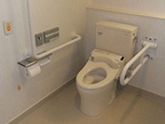 広く使いやすいトイレ