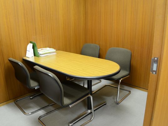 打ち合わせ用の個室  