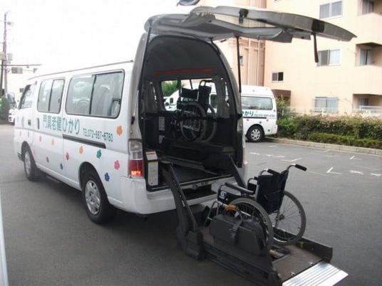 車椅子用リフト付バス