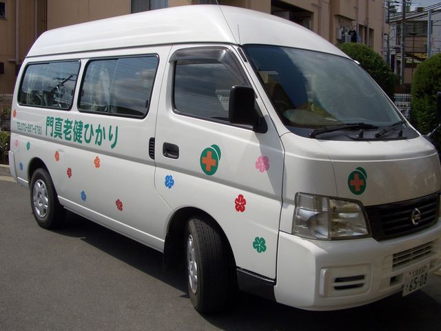 送迎車両 外観 送迎用の車両です。快適な移動がサポートされています。
