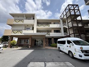 施設入口前の様子