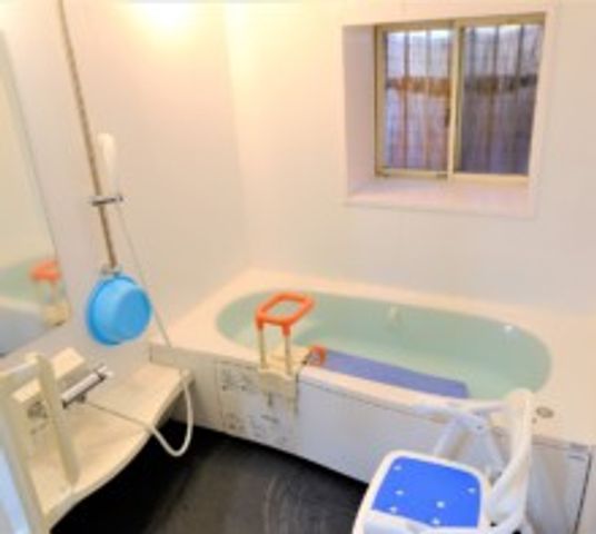 ゆったりした浴室の様子