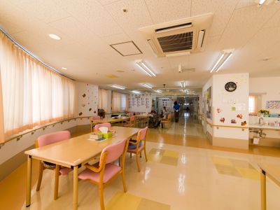暖かみのある居室内部