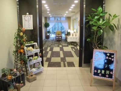 エントランスの明るい通路