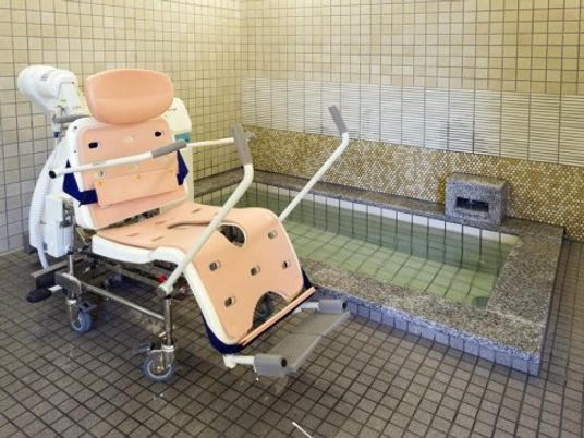 バリアフリーな浴室設備