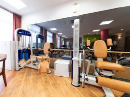 リハビリ機器のある部屋