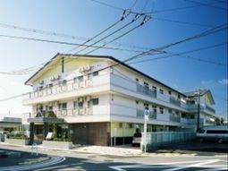 明るい建物のエントランス