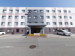 清潔な建物のエントランス