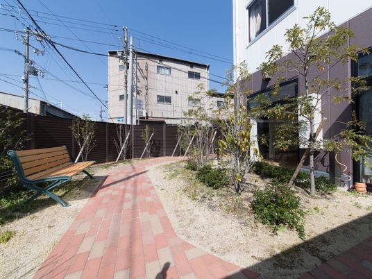 快適な中庭の風景