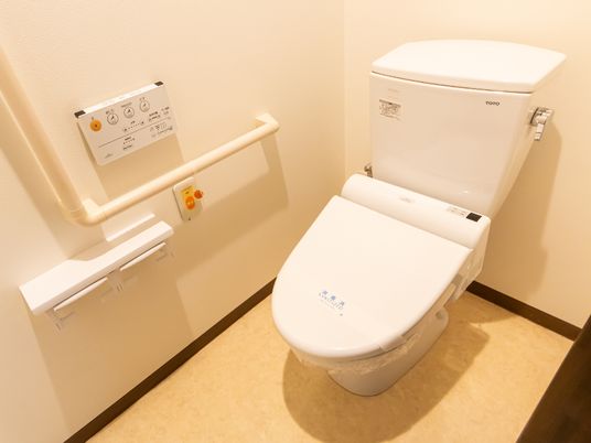 バリアフリー対応のトイレ