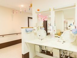 洗面所の明るい空間