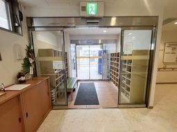 落ち着いたエントランス