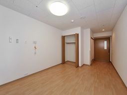 清潔感のある広々廊下