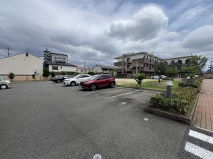 広い駐車スペース