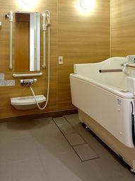 快適な設備の浴室