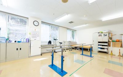 リハビリ用の広々とした部屋