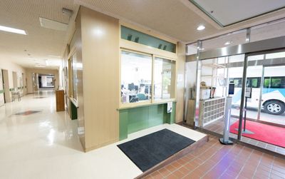 開放的な入口の廊下