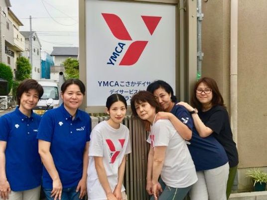 スタッフ集合の外観前  