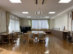 広々食堂スタッフ募集