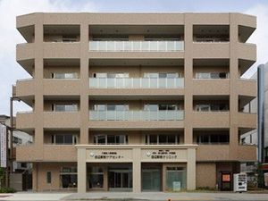 複数階建ての建物外観