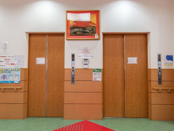 エレベーターの廊下