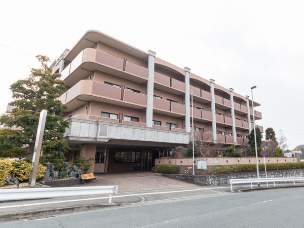 広々とした外観