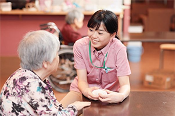 スタッフと利用者の様子
