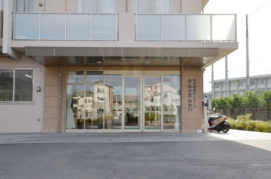 建物のエントランス