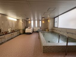 広々とした浴室です