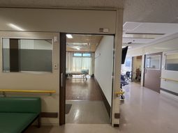 広々とした廊下