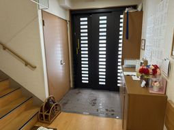 明るい出入口