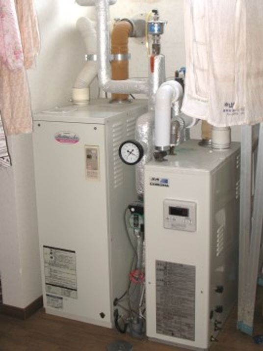 給湯設備とパイプ