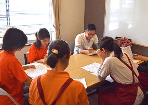 明るい会議室
