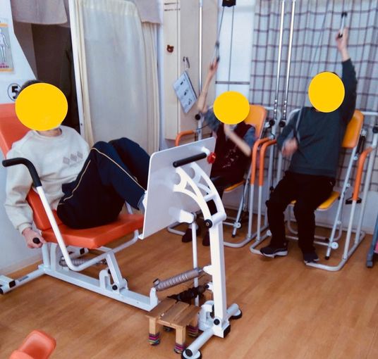 運動機器がある訓練室  