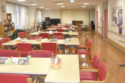 広々としたダイニングルーム
