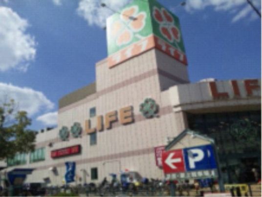 明るい施設外観