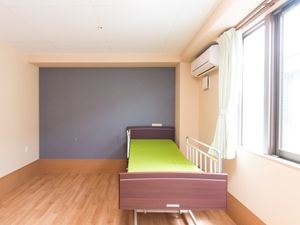 居室の明るい内装