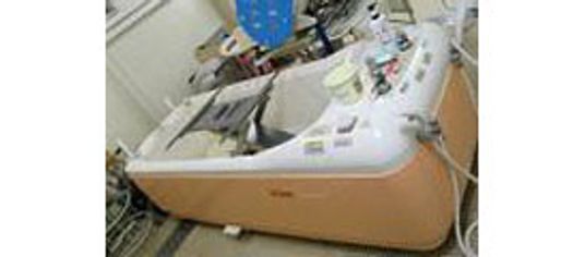 機能的な設備の浴室